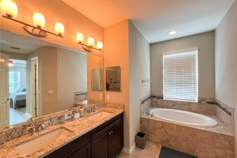 Villa ou maison à vendre à Tampa, Floride: 4 chambres, 274.34 m2 № 2225531 - photo 17