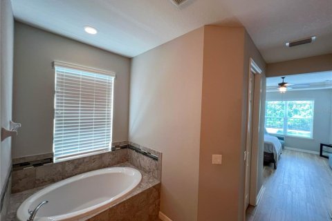 Villa ou maison à vendre à Tampa, Floride: 4 chambres, 274.34 m2 № 2225531 - photo 20
