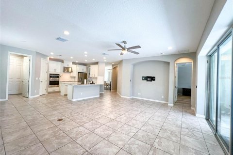 Villa ou maison à vendre à Tampa, Floride: 4 chambres, 274.34 m2 № 2225531 - photo 4