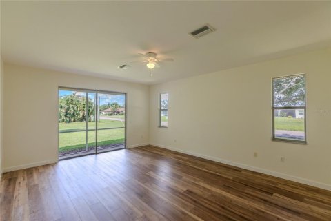 Casa en alquiler en Punta Gorda, Florida, 3 dormitorios, 205.13 m2 № 1389152 - foto 3