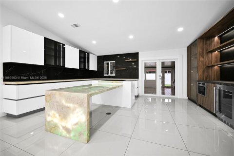 Villa ou maison à louer à Miami, Floride: 4 chambres, 158.68 m2 № 1933771 - photo 10