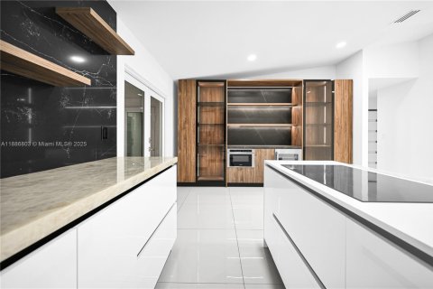 Villa ou maison à louer à Miami, Floride: 4 chambres, 158.68 m2 № 1933771 - photo 12