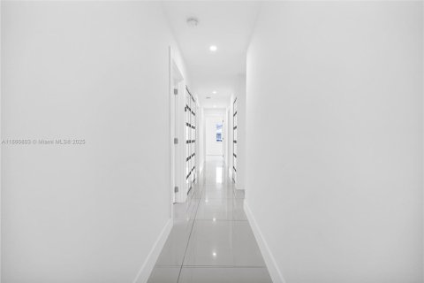 Villa ou maison à louer à Miami, Floride: 4 chambres, 158.68 m2 № 1933771 - photo 30