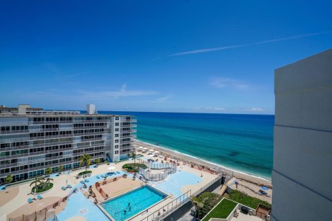 Condominio en alquiler en South Palm Beach, Florida, 2 dormitorios, 124.49 m2 № 1221326 - foto 1