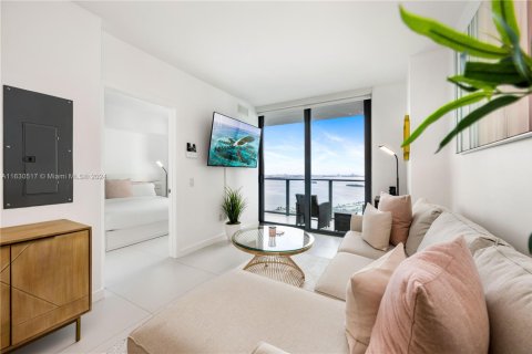 Condo in Miami, Florida, 1 bedroom  № 1944931 - photo 1