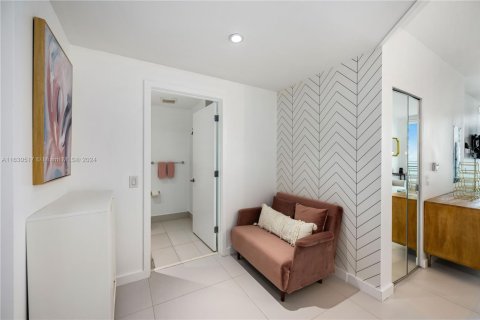 Condo in Miami, Florida, 1 bedroom  № 1944931 - photo 22