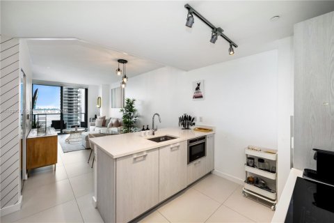 Condo in Miami, Florida, 1 bedroom  № 1944931 - photo 20