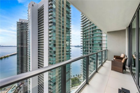 Condo in Miami, Florida, 1 bedroom  № 1944931 - photo 15