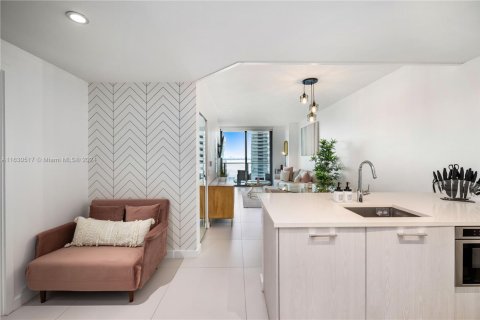 Condo in Miami, Florida, 1 bedroom  № 1944931 - photo 21