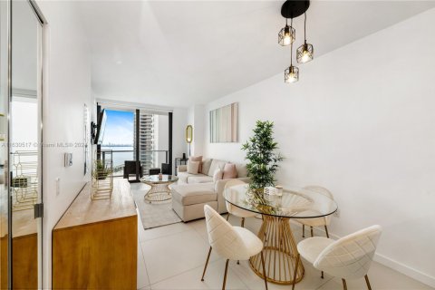 Condo in Miami, Florida, 1 bedroom  № 1944931 - photo 8