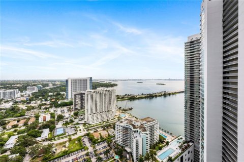 Condo in Miami, Florida, 1 bedroom  № 1944931 - photo 13