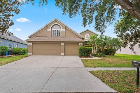 House in Fish Hawk, Florida 4 bedrooms, 246.93 sq.m. № 1690852 - photo 1