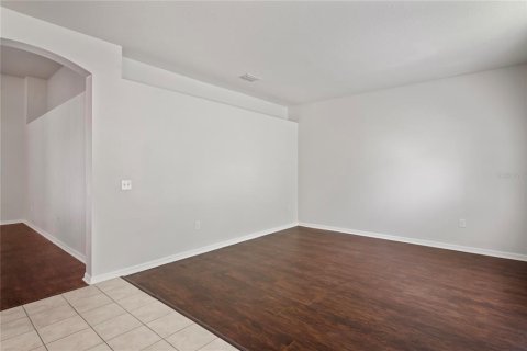 House in Fish Hawk, Florida 4 bedrooms, 246.93 sq.m. № 1690852 - photo 3