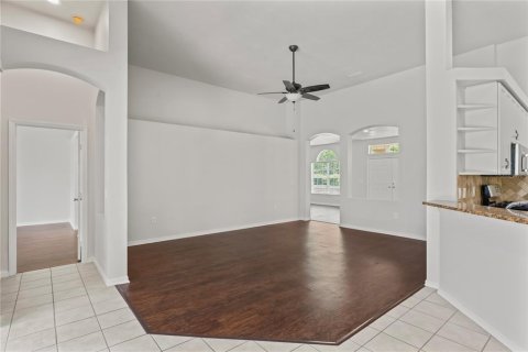 House in Fish Hawk, Florida 4 bedrooms, 246.93 sq.m. № 1690852 - photo 11