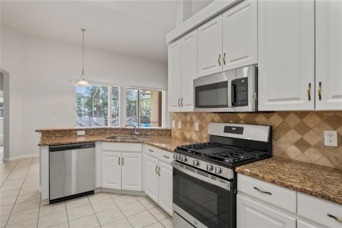 House in Fish Hawk, Florida 4 bedrooms, 246.93 sq.m. № 1690852 - photo 7