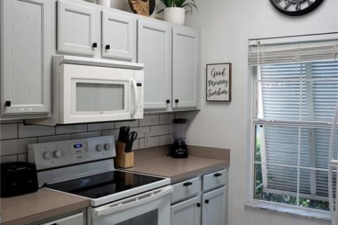 Touwnhouse à vendre à Kissimmee, Floride: 3 chambres, 120.31 m2 № 2196331 - photo 5