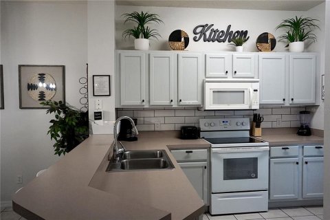Touwnhouse à vendre à Kissimmee, Floride: 3 chambres, 120.31 m2 № 2196331 - photo 4