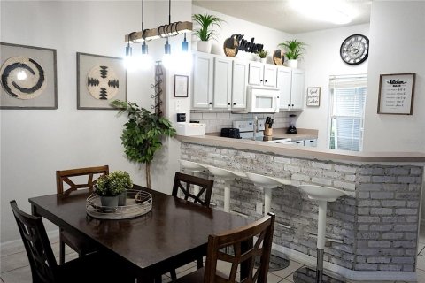 Touwnhouse à vendre à Kissimmee, Floride: 3 chambres, 120.31 m2 № 2196331 - photo 2