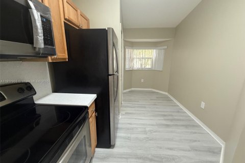 Снять в аренду кондоминиум в Хомстед, Флорида 2 спальни, 75.72м2, № 1972370 - фото 16