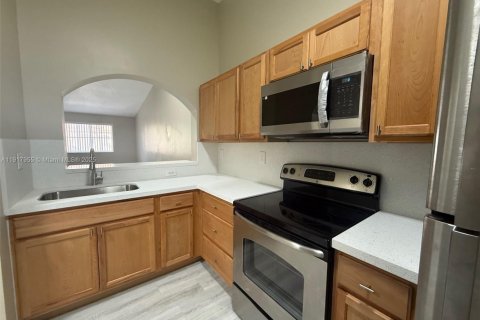 Снять в аренду кондоминиум в Хомстед, Флорида 2 спальни, 75.72м2, № 1972370 - фото 9