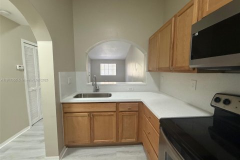 Снять в аренду кондоминиум в Хомстед, Флорида 2 спальни, 75.72м2, № 1972370 - фото 14