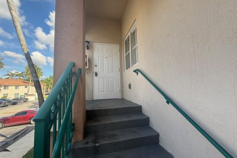 Снять в аренду кондоминиум в Хомстед, Флорида 2 спальни, 75.72м2, № 1972370 - фото 3
