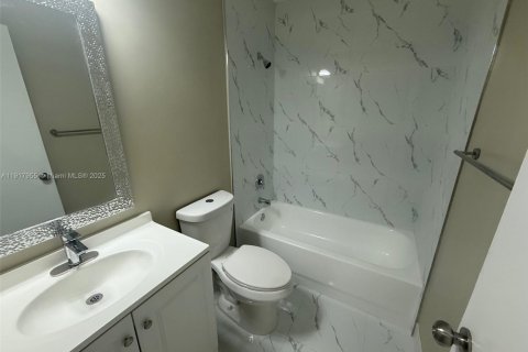 Снять в аренду кондоминиум в Хомстед, Флорида 2 спальни, 75.72м2, № 1972370 - фото 21