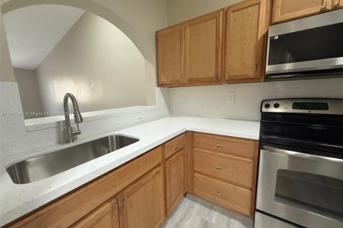 Снять в аренду кондоминиум в Хомстед, Флорида 2 спальни, 75.72м2, № 1972370 - фото 10