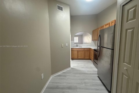 Снять в аренду кондоминиум в Хомстед, Флорида 2 спальни, 75.72м2, № 1972370 - фото 11