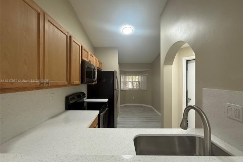 Снять в аренду кондоминиум в Хомстед, Флорида 2 спальни, 75.72м2, № 1972370 - фото 13