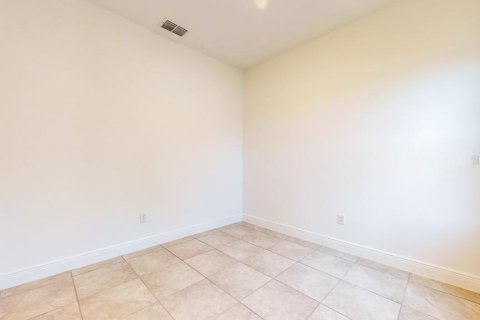 Casa en venta en Poinciana, Florida, 4 dormitorios, 146.79 m2 № 1425482 - foto 29