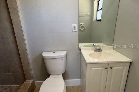 Casa en alquiler en Saint Petersburg, Florida, 4 dormitorios, 115.94 m2 № 1725093 - foto 5