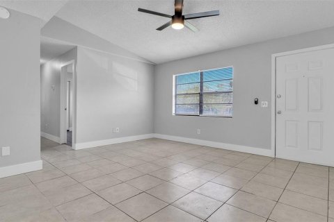 Casa en alquiler en Saint Petersburg, Florida, 4 dormitorios, 115.94 m2 № 1725093 - foto 27