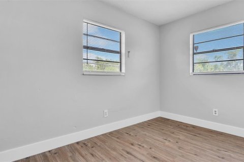 Casa en alquiler en Saint Petersburg, Florida, 4 dormitorios, 115.94 m2 № 1725093 - foto 10