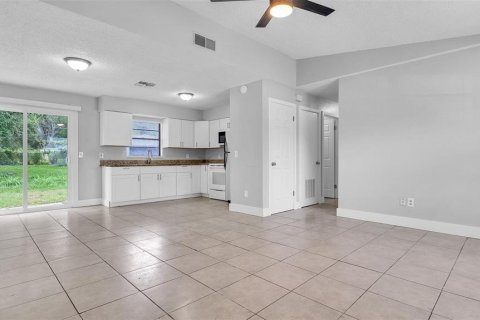 Casa en alquiler en Saint Petersburg, Florida, 4 dormitorios, 115.94 m2 № 1725093 - foto 28
