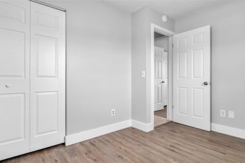 Casa en alquiler en Saint Petersburg, Florida, 4 dormitorios, 115.94 m2 № 1725093 - foto 11