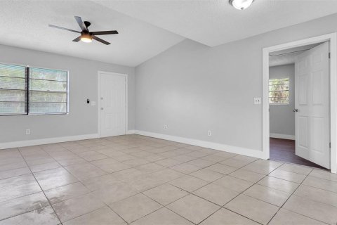 Casa en alquiler en Saint Petersburg, Florida, 4 dormitorios, 115.94 m2 № 1725093 - foto 26
