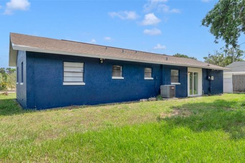 Casa en alquiler en Saint Petersburg, Florida, 4 dormitorios, 115.94 m2 № 1725093 - foto 20