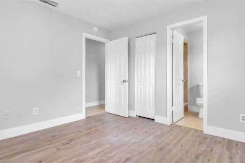 Casa en alquiler en Saint Petersburg, Florida, 4 dormitorios, 115.94 m2 № 1725093 - foto 13
