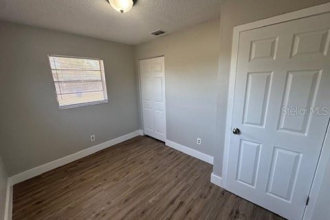 Casa en alquiler en Saint Petersburg, Florida, 4 dormitorios, 115.94 m2 № 1725093 - foto 3
