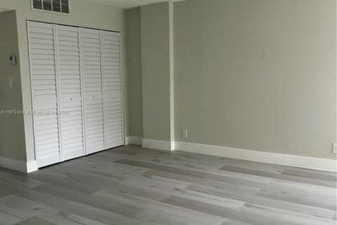 Condo in Sunny Isles Beach, Florida, 1 bedroom  № 1898063 - photo 8