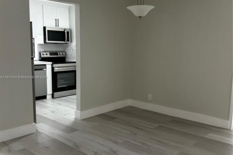 Condo in Sunny Isles Beach, Florida, 1 bedroom  № 1898063 - photo 14