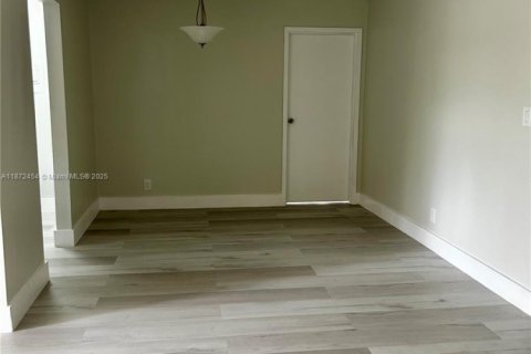 Condo in Sunny Isles Beach, Florida, 1 bedroom  № 1898063 - photo 15