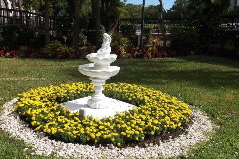 Condo in Sunny Isles Beach, Florida, 1 bedroom  № 1898063 - photo 29