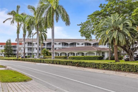 Condominio en venta en Hallandale Beach, Florida, 1 dormitorio, 74.32 m2 № 1452371 - foto 7