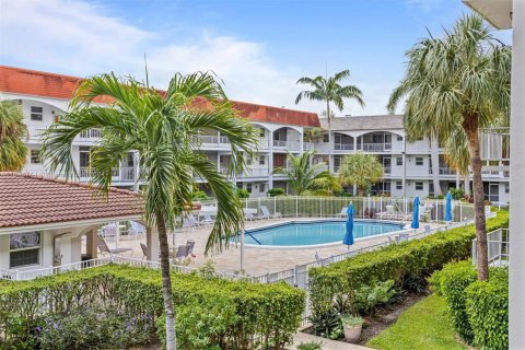Condominio en venta en Hallandale Beach, Florida, 1 dormitorio, 74.32 m2 № 1452371 - foto 25