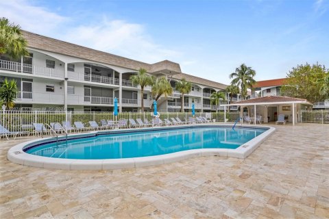 Condominio en venta en Hallandale Beach, Florida, 1 dormitorio, 74.32 m2 № 1452371 - foto 20