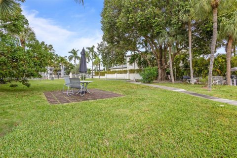 Condominio en venta en Hallandale Beach, Florida, 1 dormitorio, 74.32 m2 № 1452371 - foto 18