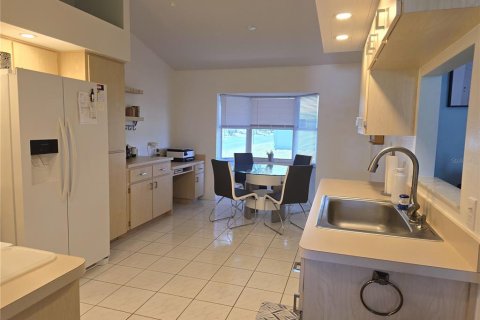 House in New Port Richey, Florida 2 bedrooms, 107.86 sq.m. № 1868892 - photo 5