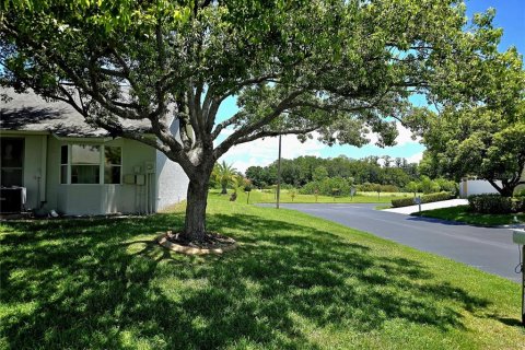 House in New Port Richey, Florida 2 bedrooms, 107.86 sq.m. № 1868892 - photo 2